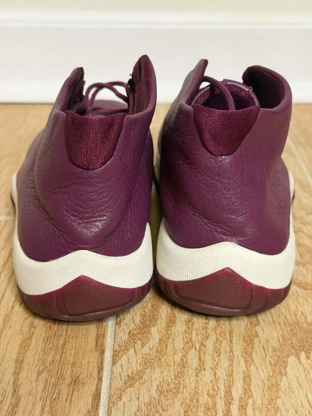 Jordan Wmns Jordan Future Bordeaux Leather Sneakers AR0726-600 Size 9.5